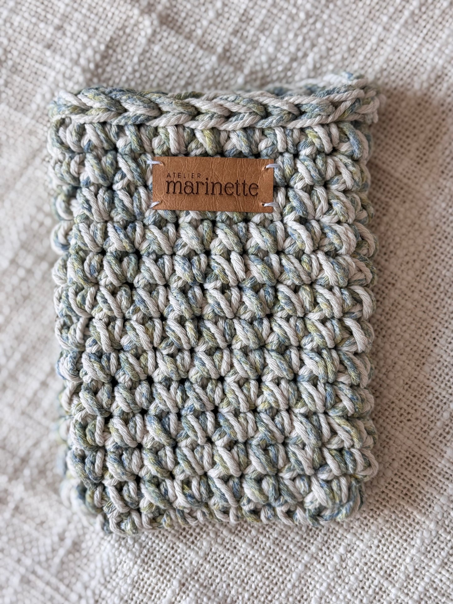 Housse liseuse 6" Kindle/Kobo en crochet artisanal - Modèle FLORENTIS