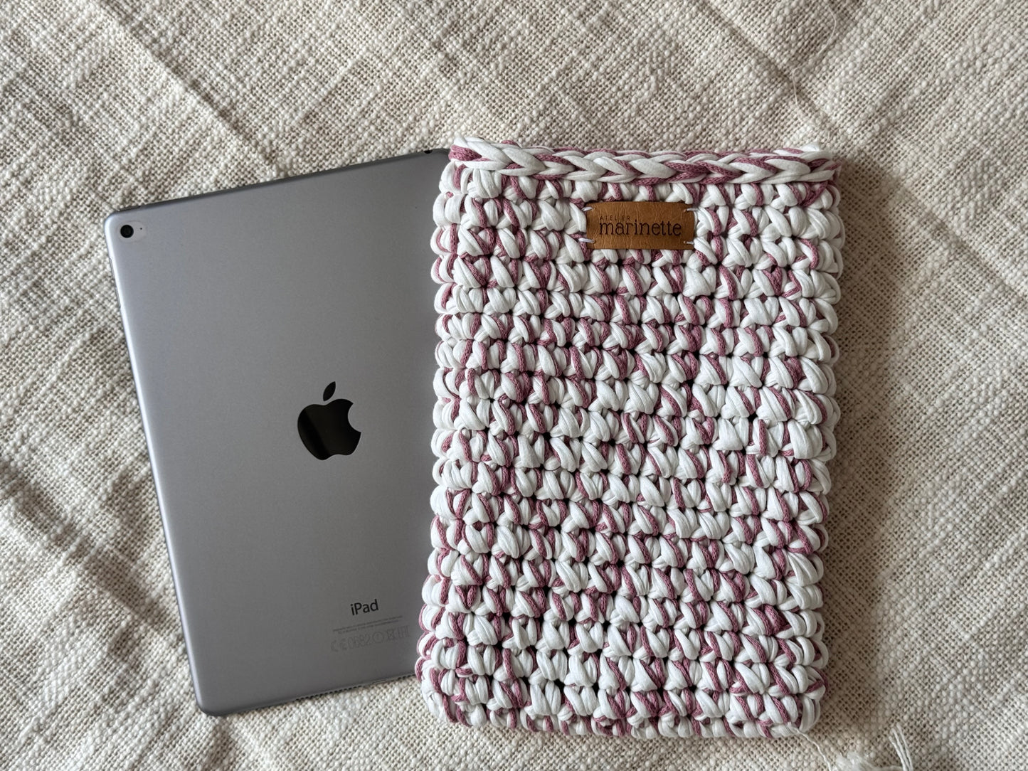 Housse tablette 10/11" iPad/Android en crochet artisanal - Modèle VANCOURIS