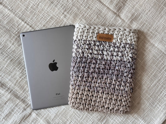Housse tablette 10/11" iPad/Android en crochet artisanal - Modèle RIOZZA