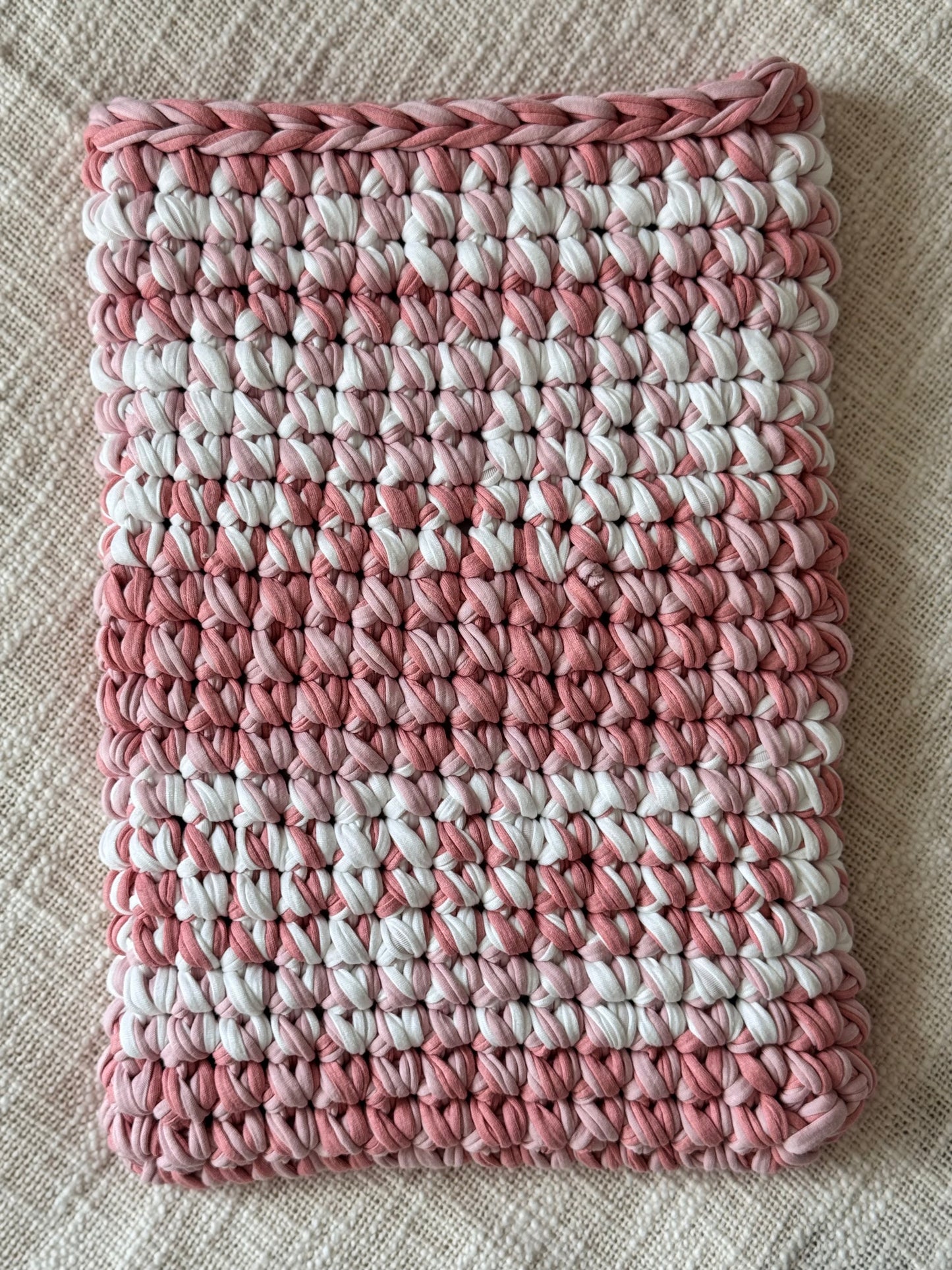 Housse PC/MacBook 13 pouces en crochet artisanal - Modèle BUENOSELLE