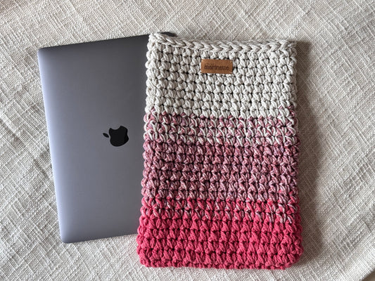 Housse PC/MacBook 13 pouces en crochet artisanal - Modèle PARISY