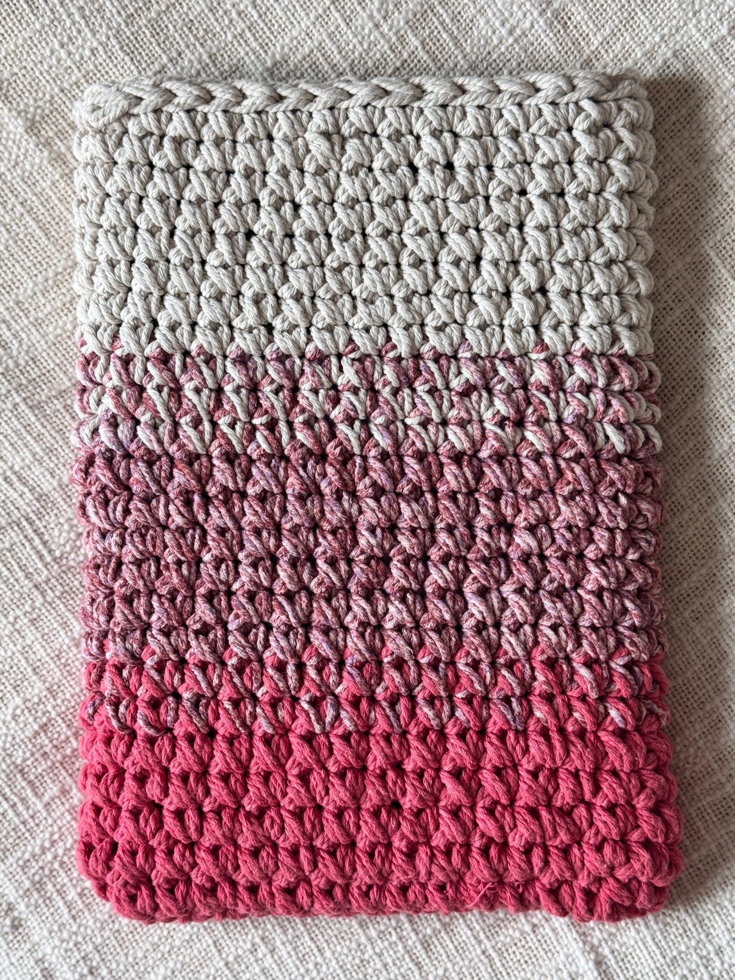 Housse PC/MacBook 13 pouces en crochet artisanal - Modèle PARISY