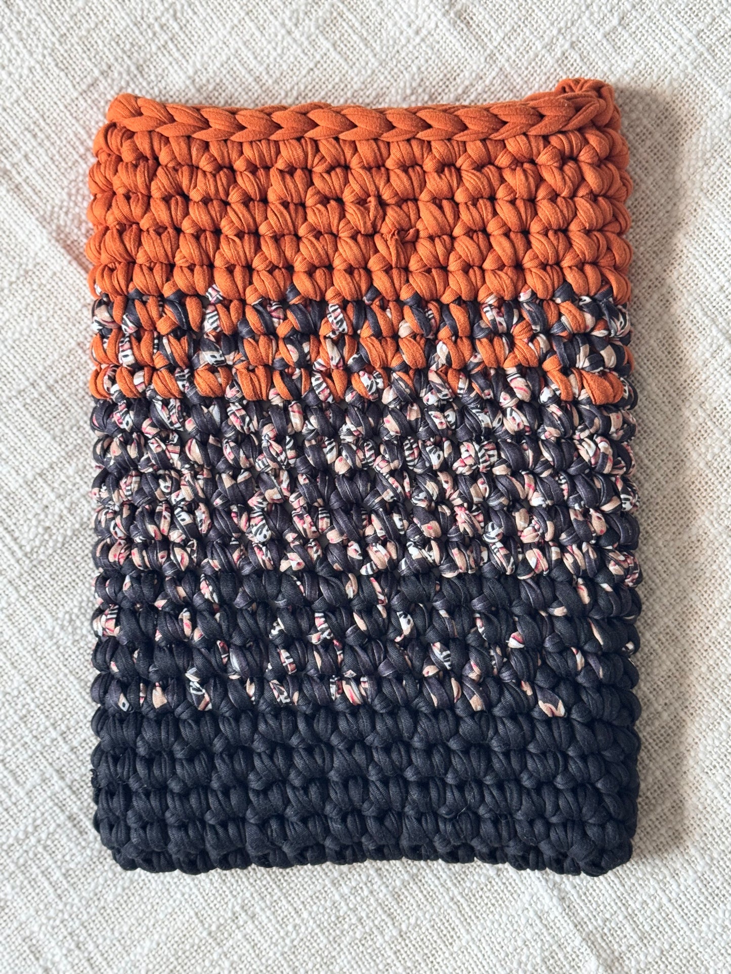 Housse PC/MacBook 13 pouces en crochet artisanal - Modèle LISBORRA