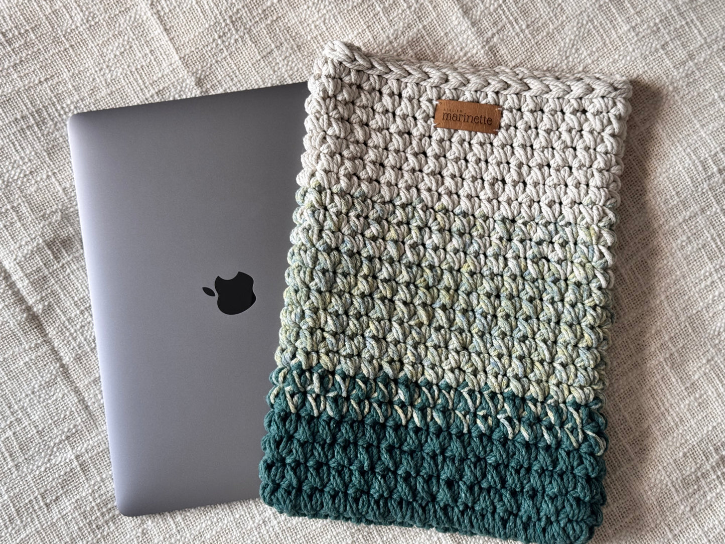 Housse PC/MacBook 13 pouces en crochet artisanal - Modèle TOKYAMA