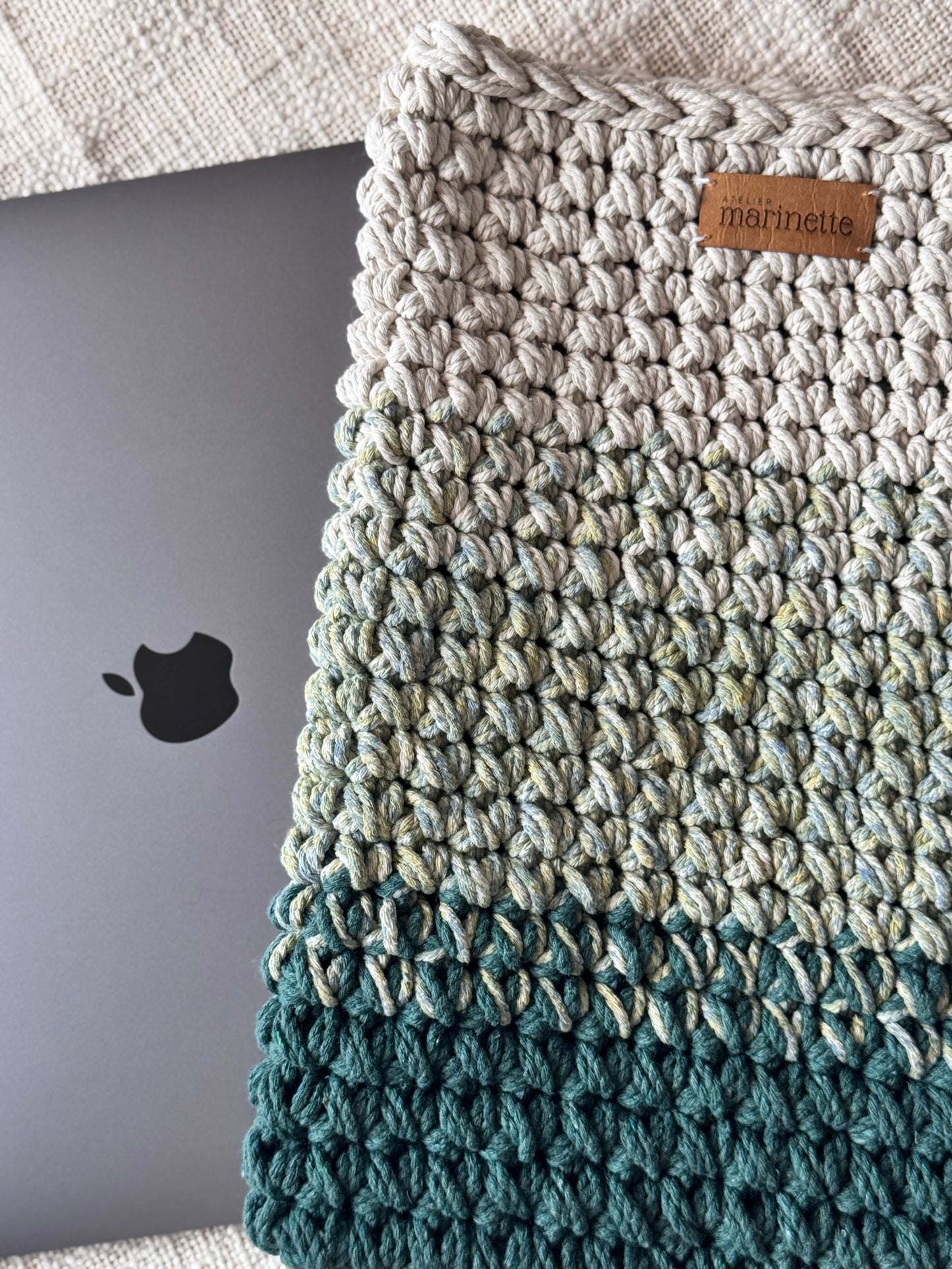 Housse PC/MacBook 13 pouces en crochet artisanal - Modèle TOKYAMA