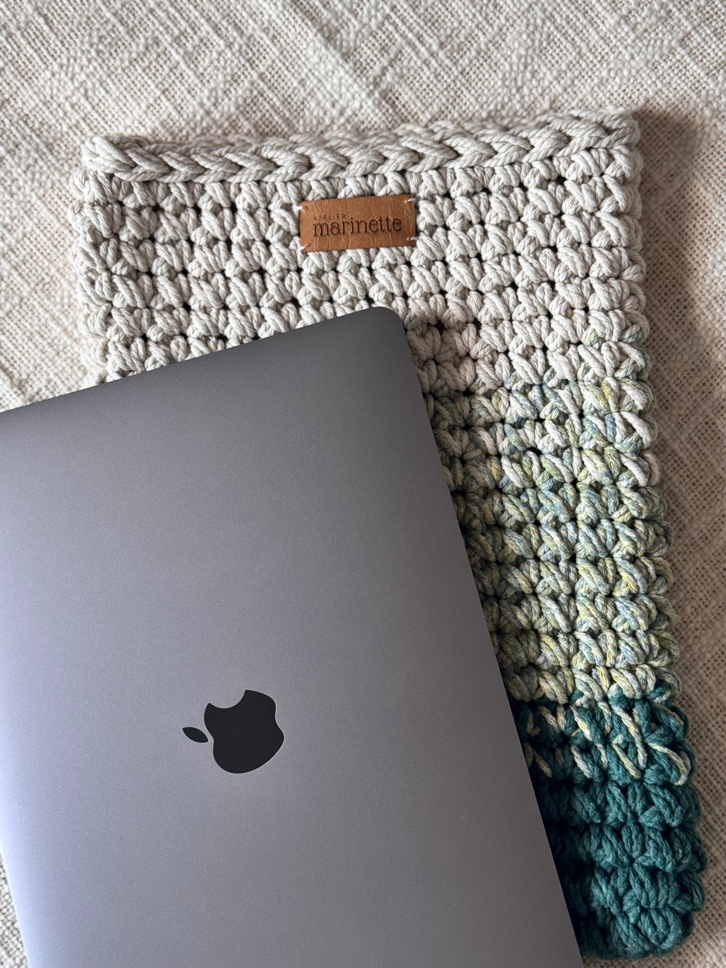 Housse PC/MacBook 13 pouces en crochet artisanal - Modèle TOKYAMA