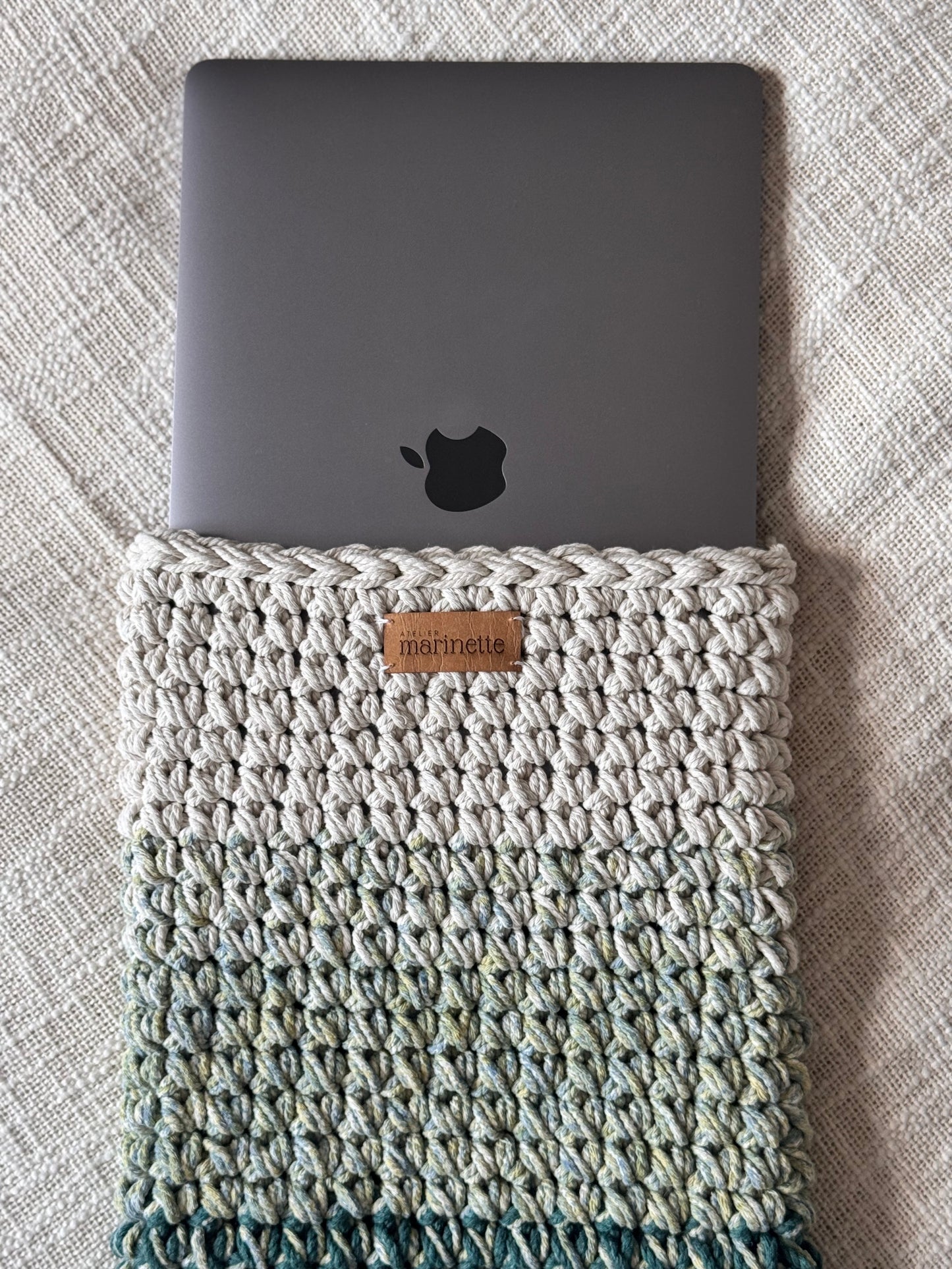 Housse PC/MacBook 13 pouces en crochet artisanal - Modèle TOKYAMA