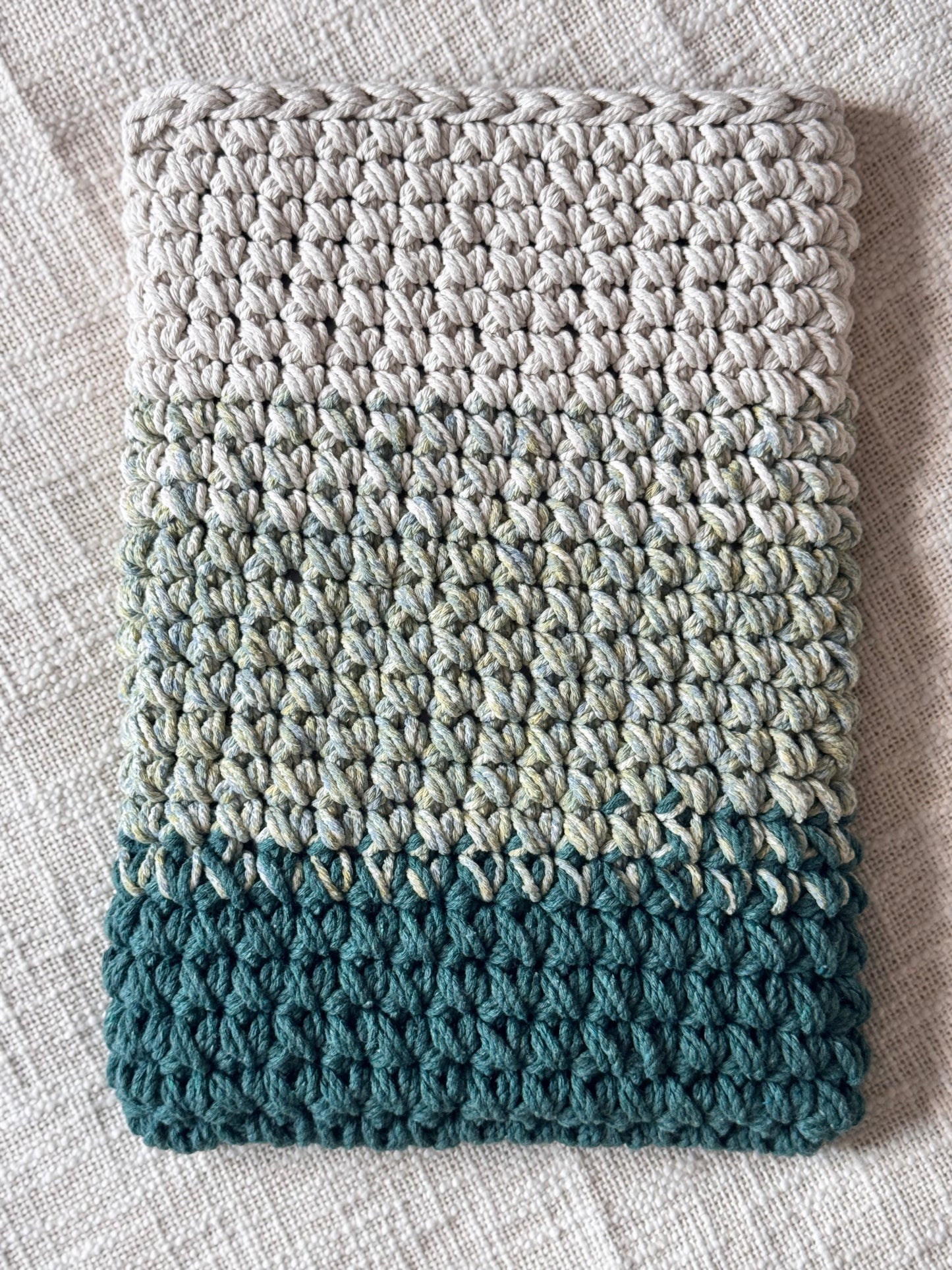 Housse PC/MacBook 13 pouces en crochet artisanal - Modèle TOKYAMA