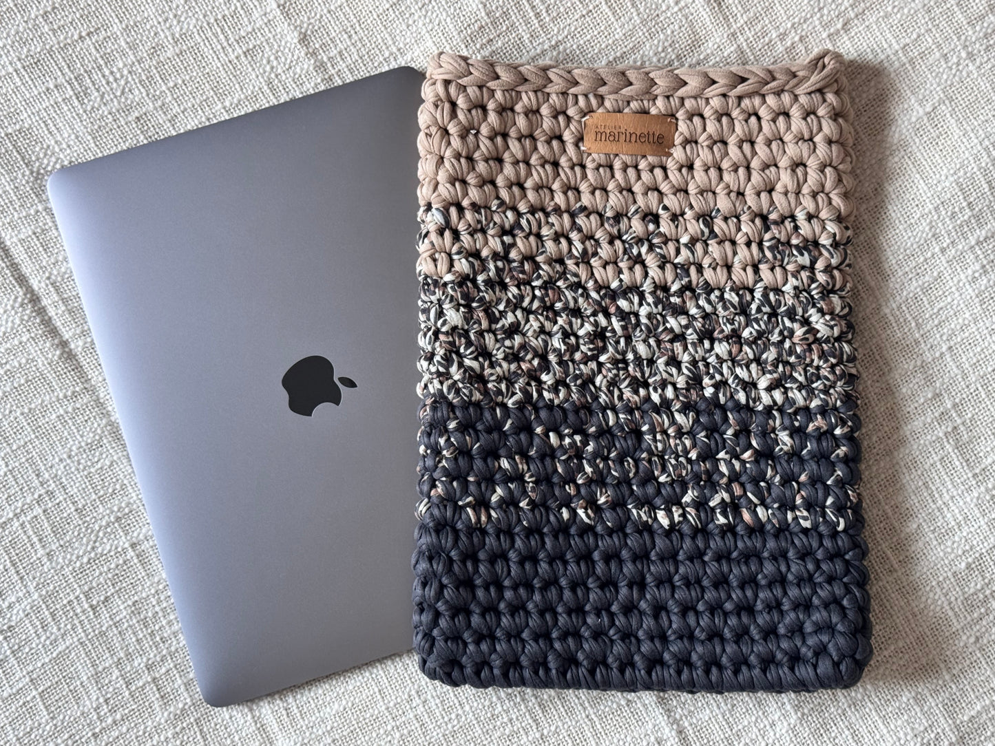 Housse PC/MacBook 13 pouces en crochet artisanal - Modèle COPENHAVIA
