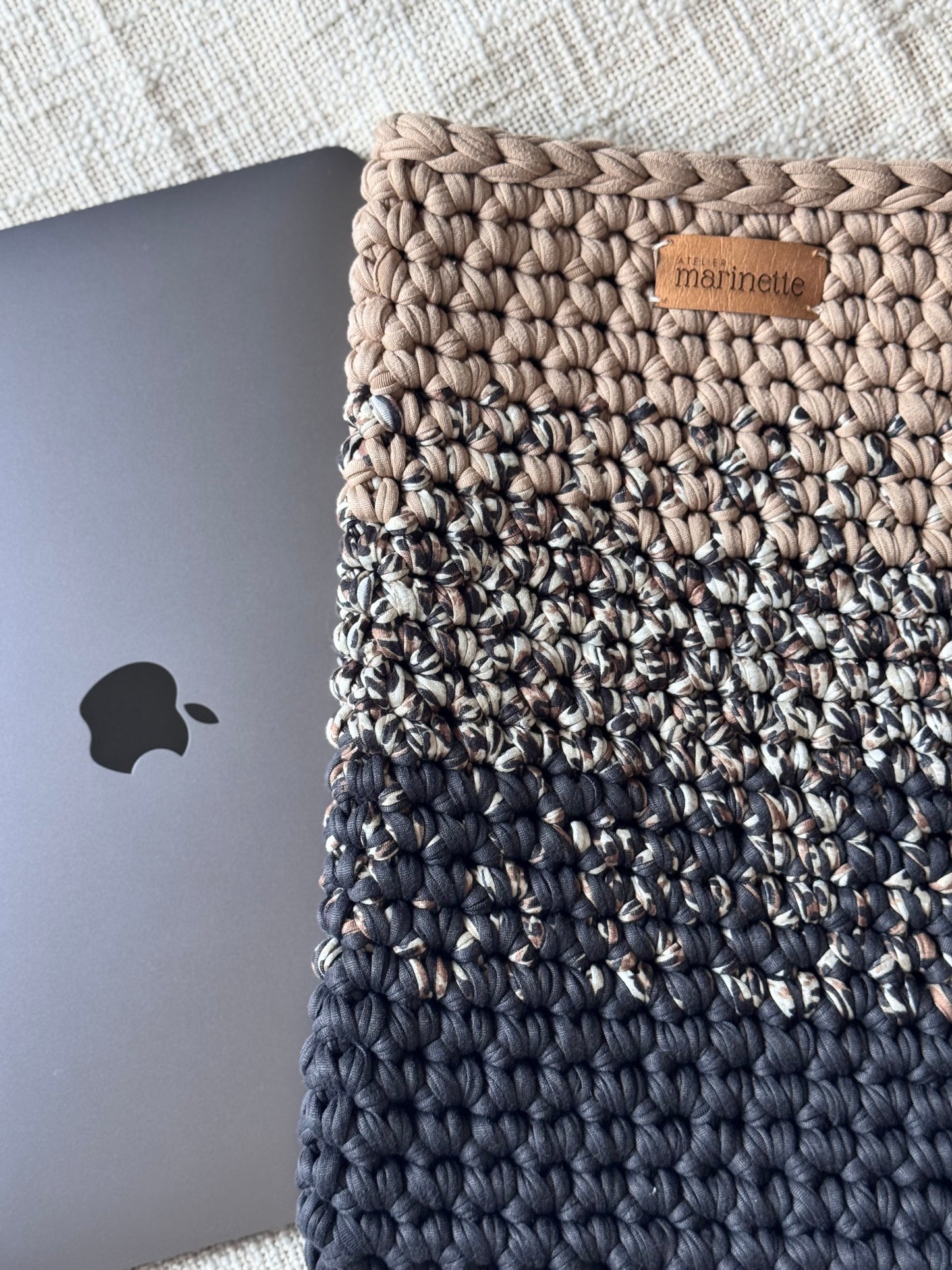 Housse PC/MacBook 13 pouces en crochet artisanal - Modèle COPENHAVIA