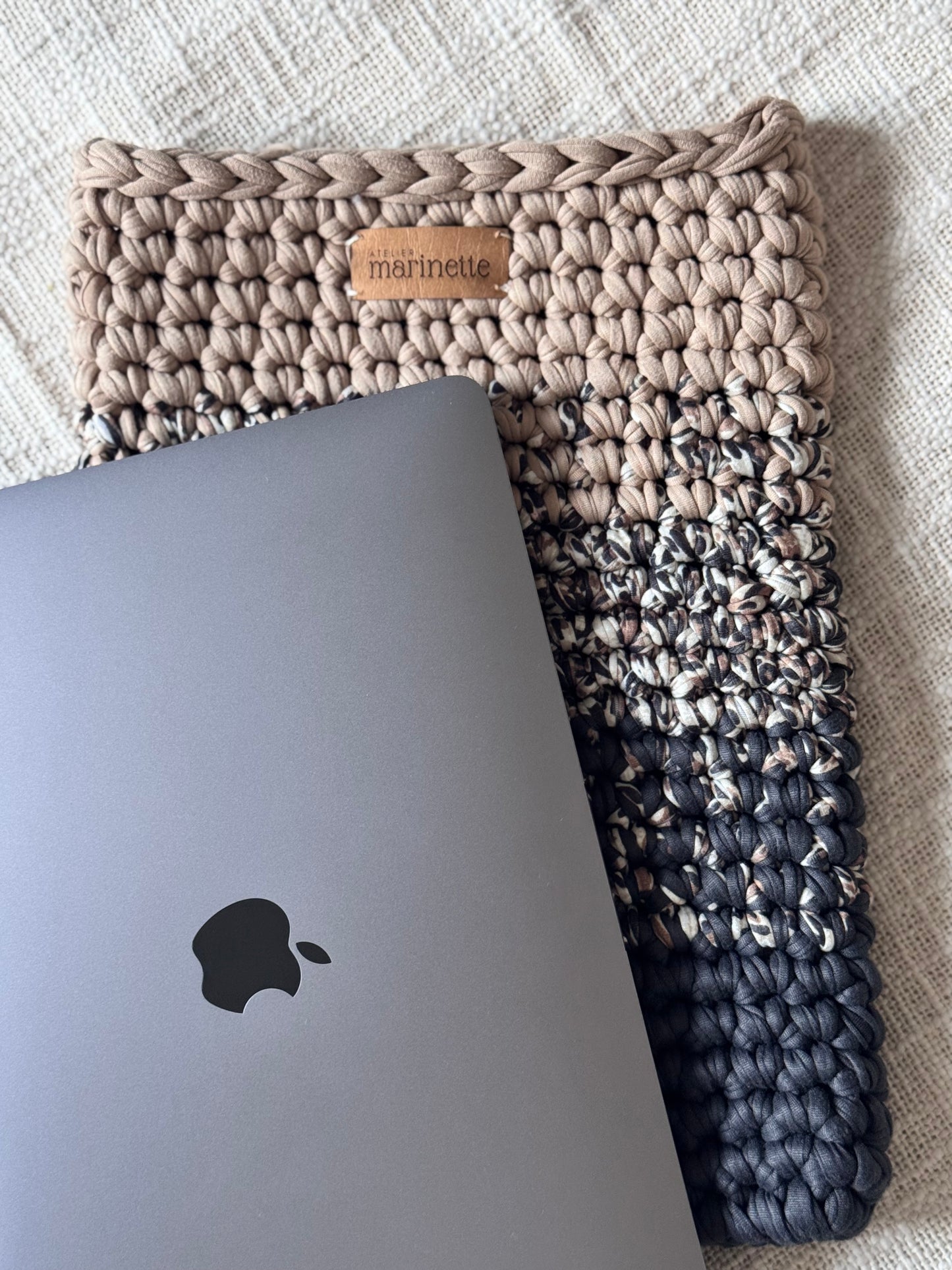 Housse PC/MacBook 13 pouces en crochet artisanal - Modèle COPENHAVIA