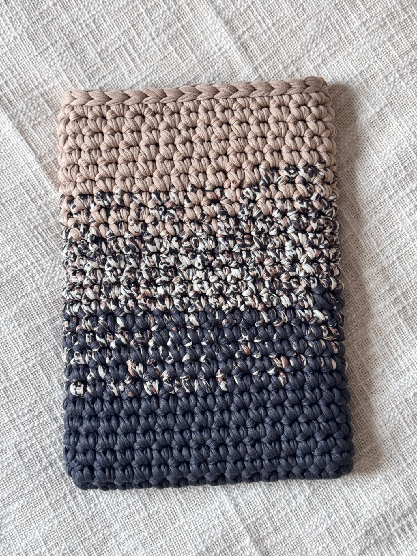 Housse PC/MacBook 13 pouces en crochet artisanal - Modèle COPENHAVIA