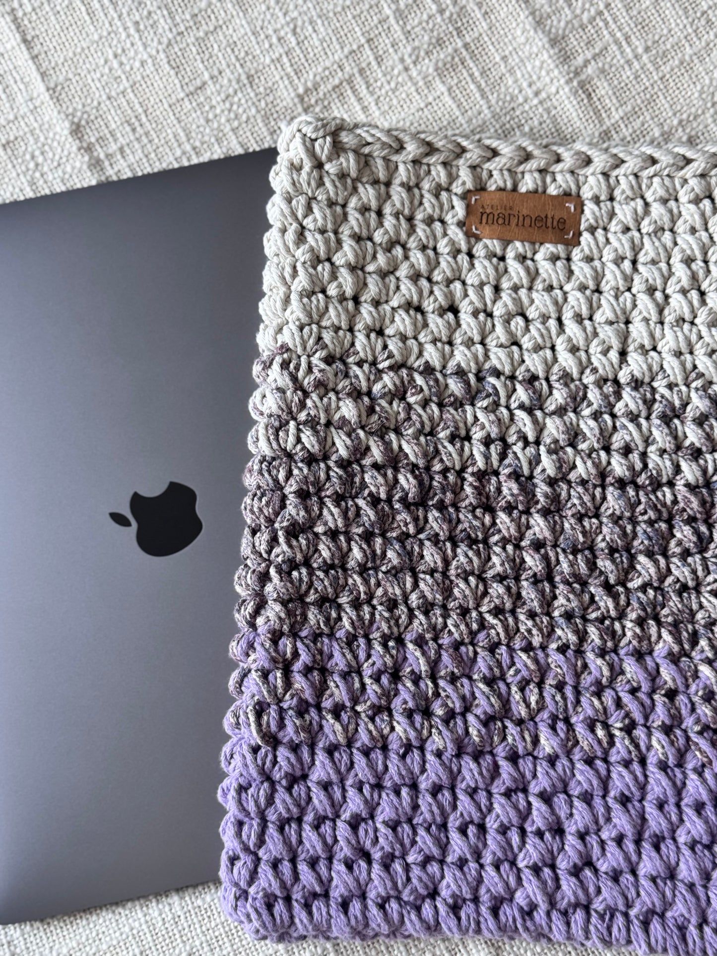 Housse PC/MacBook 13 pouces en crochet artisanal - Modèle MILANOVA