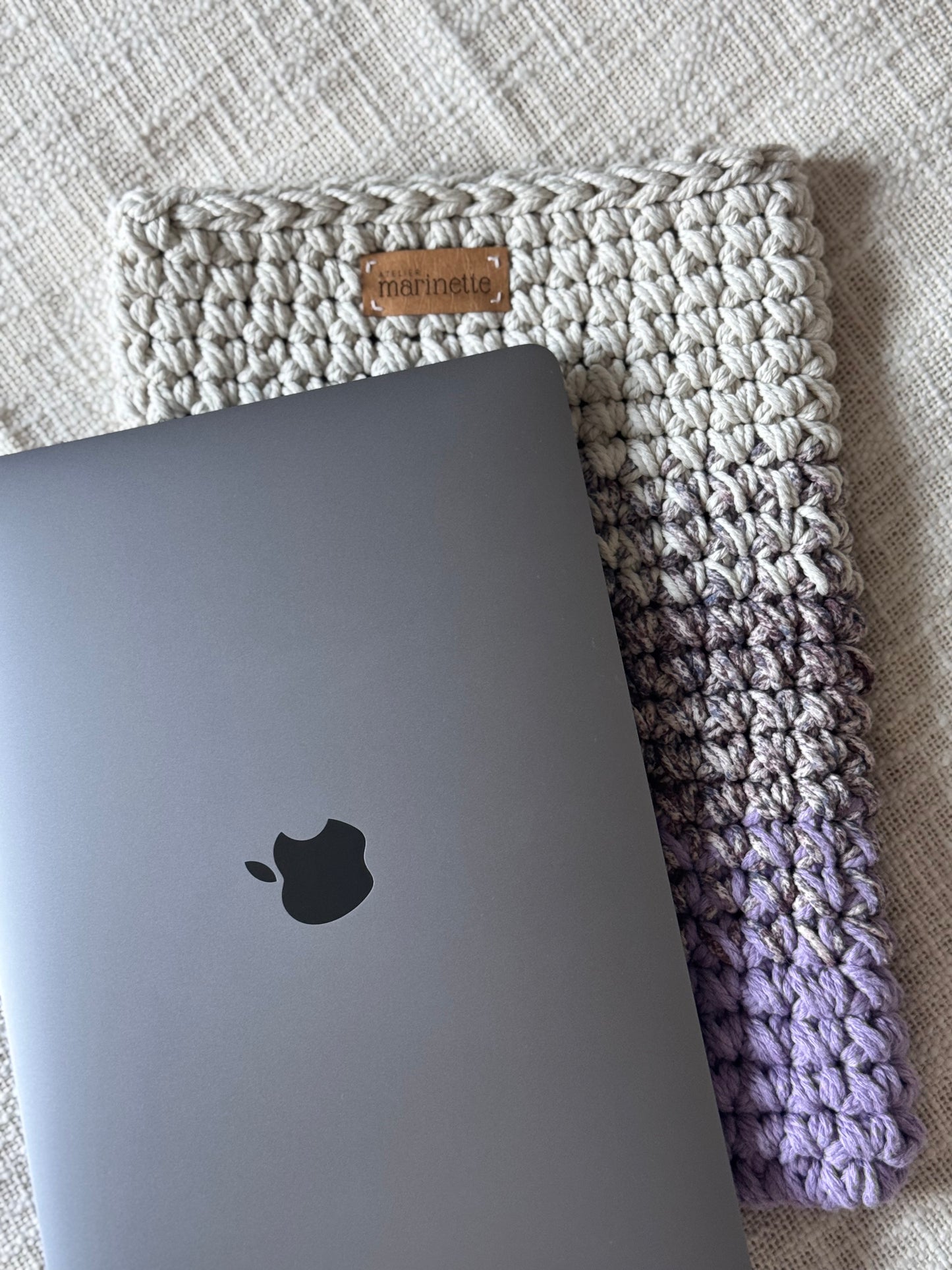 Housse PC/MacBook 13 pouces en crochet artisanal - Modèle MILANOVA