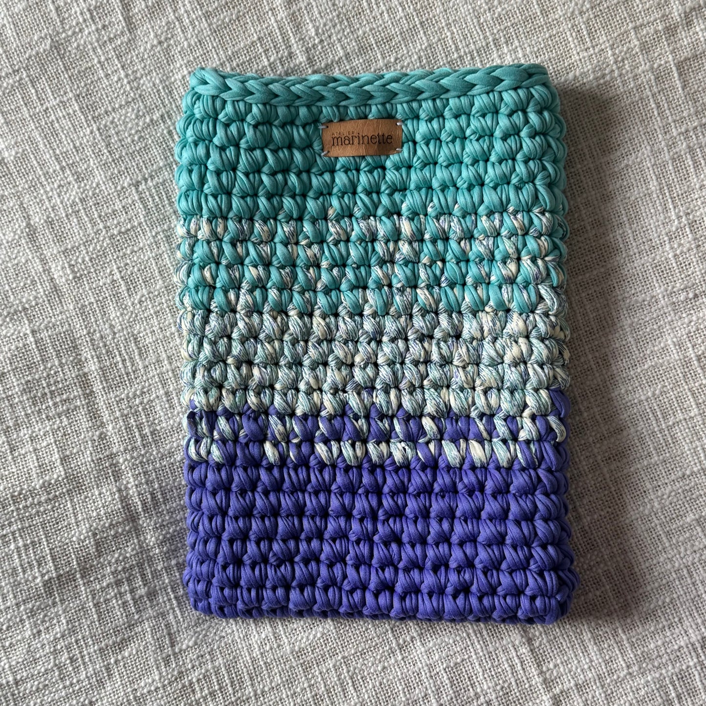 Housse PC/MacBook 13 pouces en crochet artisanal - Modèle KYOTEKA