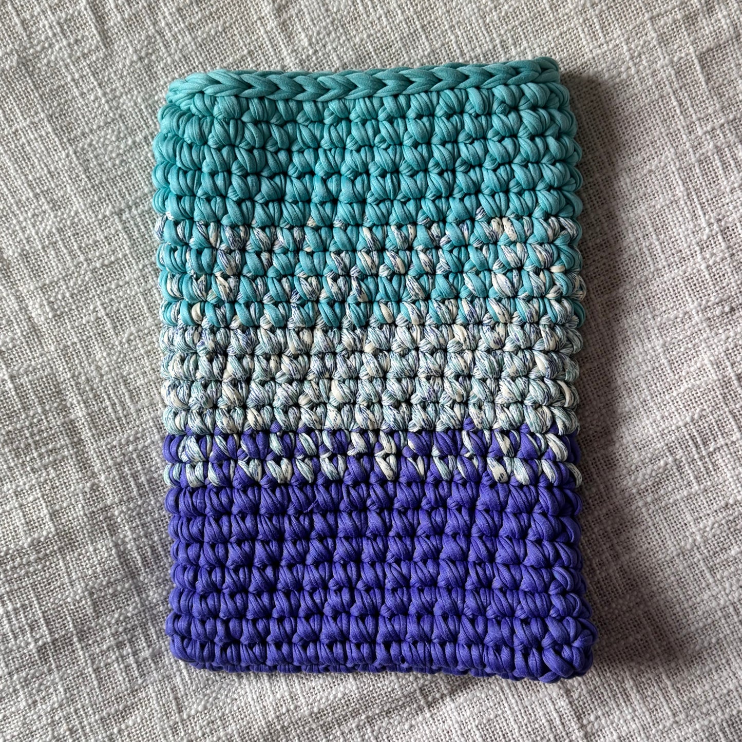 Housse PC/MacBook 13 pouces en crochet artisanal - Modèle KYOTEKA