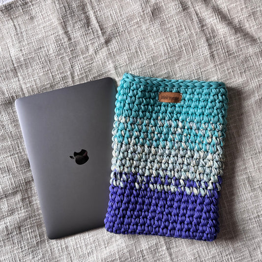 Housse PC/MacBook 13 pouces en crochet artisanal - Modèle KYOTEKA