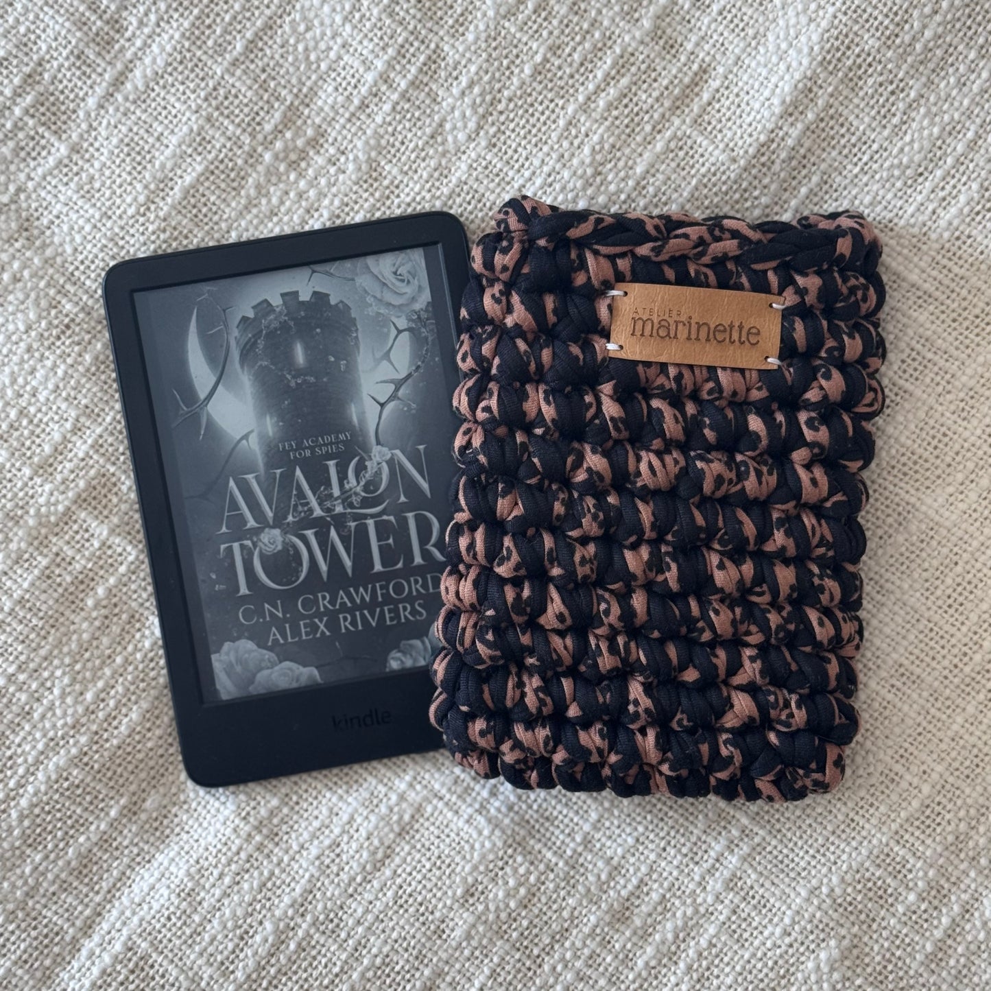 Housse liseuse 6" Kindle/Kobo en crochet artisanal - Modèle ARMANTIS