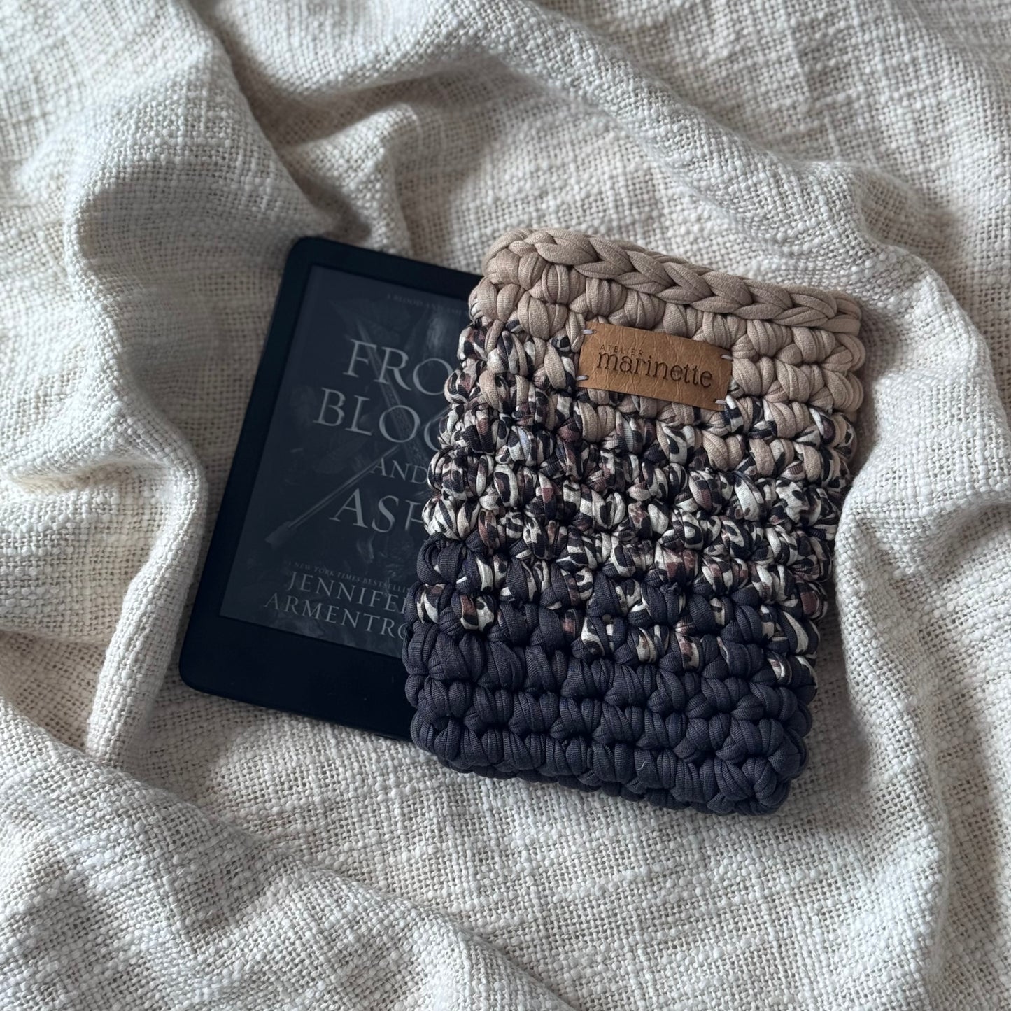 Housse liseuse 6" Kindle/Kobo en crochet artisanal - Modèle KAIROX