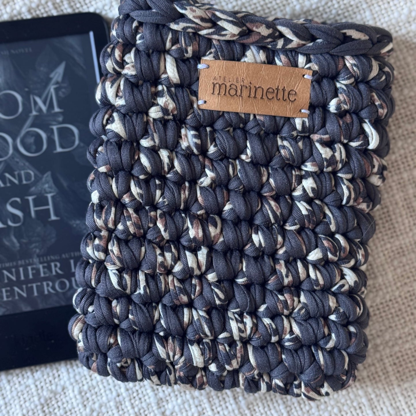 Housse liseuse 6" Kindle/Kobo en crochet artisanal - Modèle TOTAMAJA