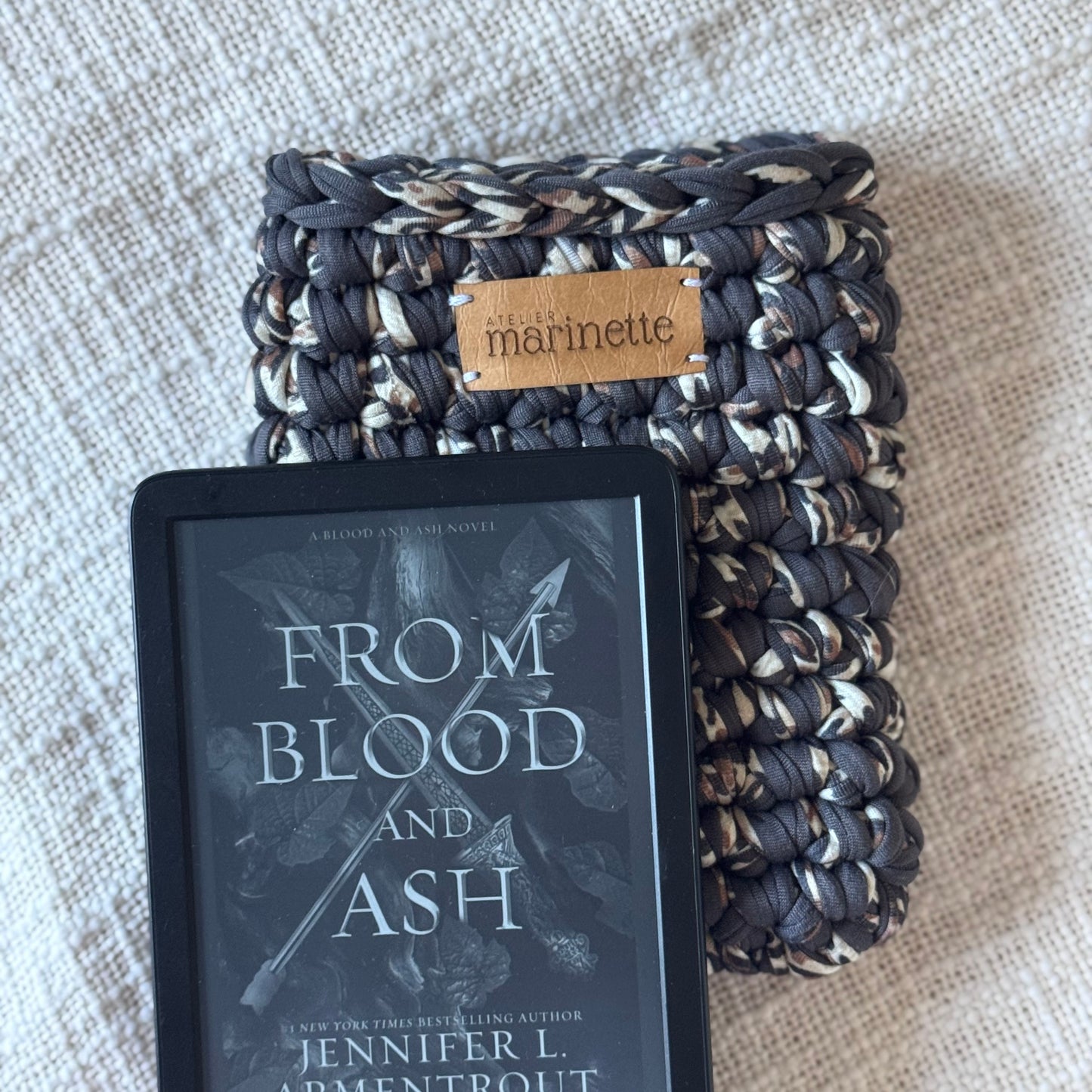 Housse liseuse 6" Kindle/Kobo en crochet artisanal - Modèle TOTAMAJA