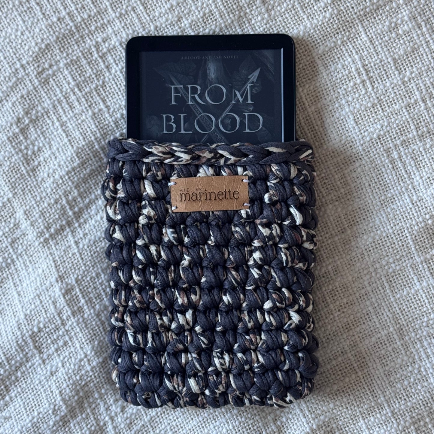 Housse liseuse 6" Kindle/Kobo en crochet artisanal - Modèle TOTAMAJA