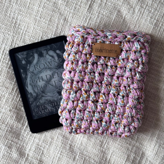 Housse liseuse 6" Kindle/Kobo en crochet artisanal - Modèle FLEURS