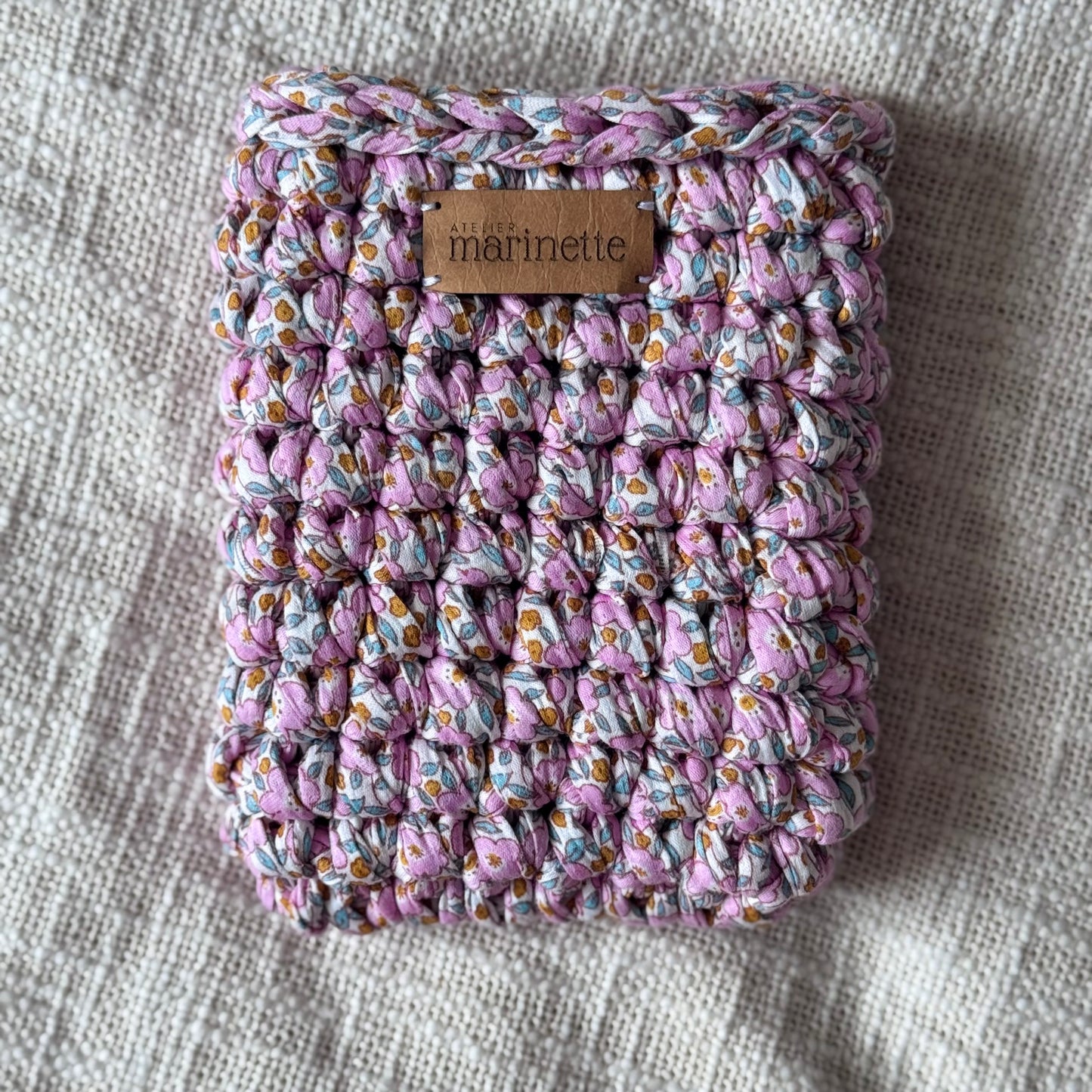 Housse liseuse 6" Kindle/Kobo en crochet artisanal - Modèle FLEURS